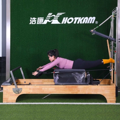 Βαθιά κοντόχοντρη μηχανή μεταρρυθμιστών Pilates εξοπλισμού άσκησης φόρτωσης 200kg Pilates