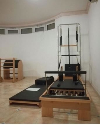 Ξύλινος μεταρρυθμιστής Pilates εξοπλισμού άσκησης Pilates χάλυβα cOem με τη μισή ακροβατική αιώρα